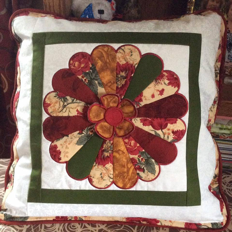 Dresden Plate with a Jelly Roll – Cowtown Quilts