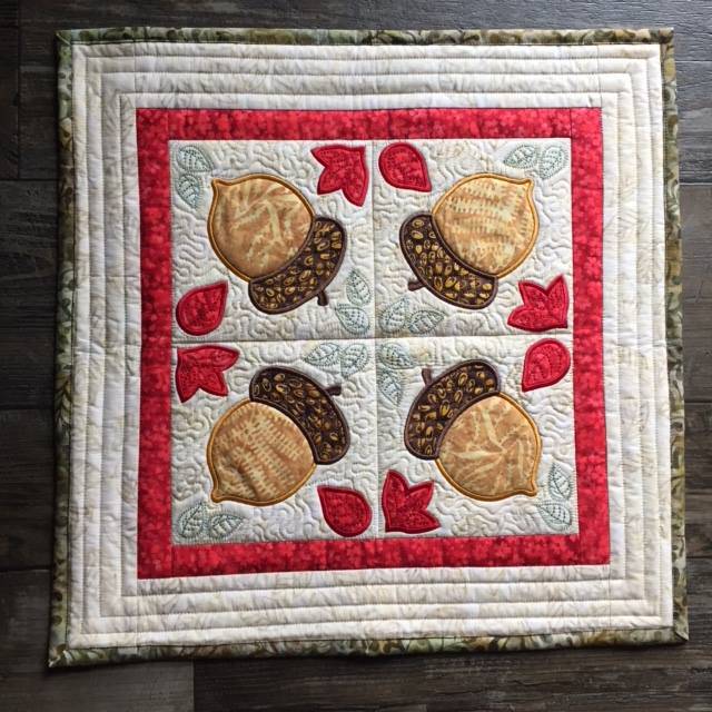 Acorn Table Runner 4x4 5x5 and 6x6 - Sweet Pea