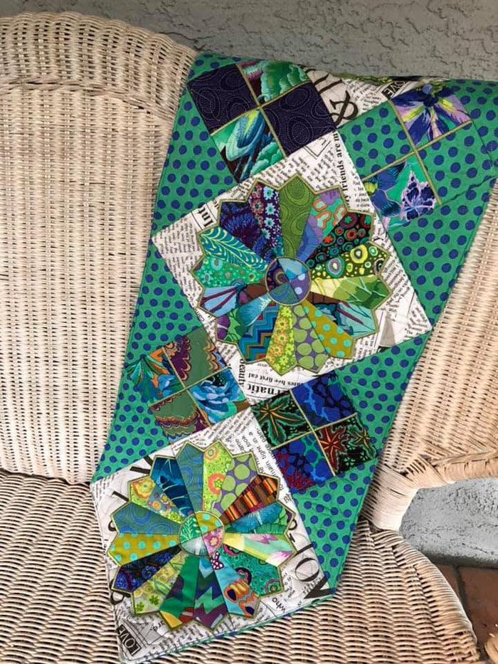 Dresden quilt table runner in the hoop machine embroidery design ITH