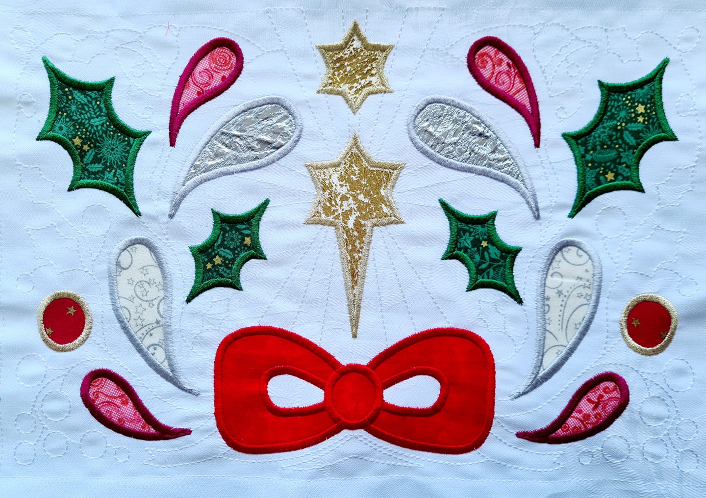 BOW Christmas Wonder Mystery Quilt Block 5 - Sweet Pea Australia In the hoop machine embroidery designs. in the hoop project, in the hoop embroidery designs, craft in the hoop project, diy in the hoop project, diy craft in the hoop project, in the hoop embroidery patterns, design in the hoop patterns, embroidery designs for in the hoop embroidery projects, best in the hoop machine embroidery designs perfect for all hoops and embroidery machines