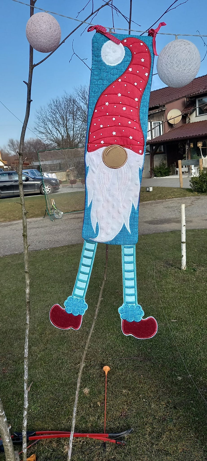 Gnome in Stocking - Fits a 4x4 & 5x7 & 6x10 Hoop - Instant Downloadable  Machine Embroidery - Light Fill Stitch